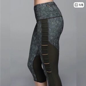 Lululemon Breezy Crop Gator Green Size 8 Women's Athletic Leggings